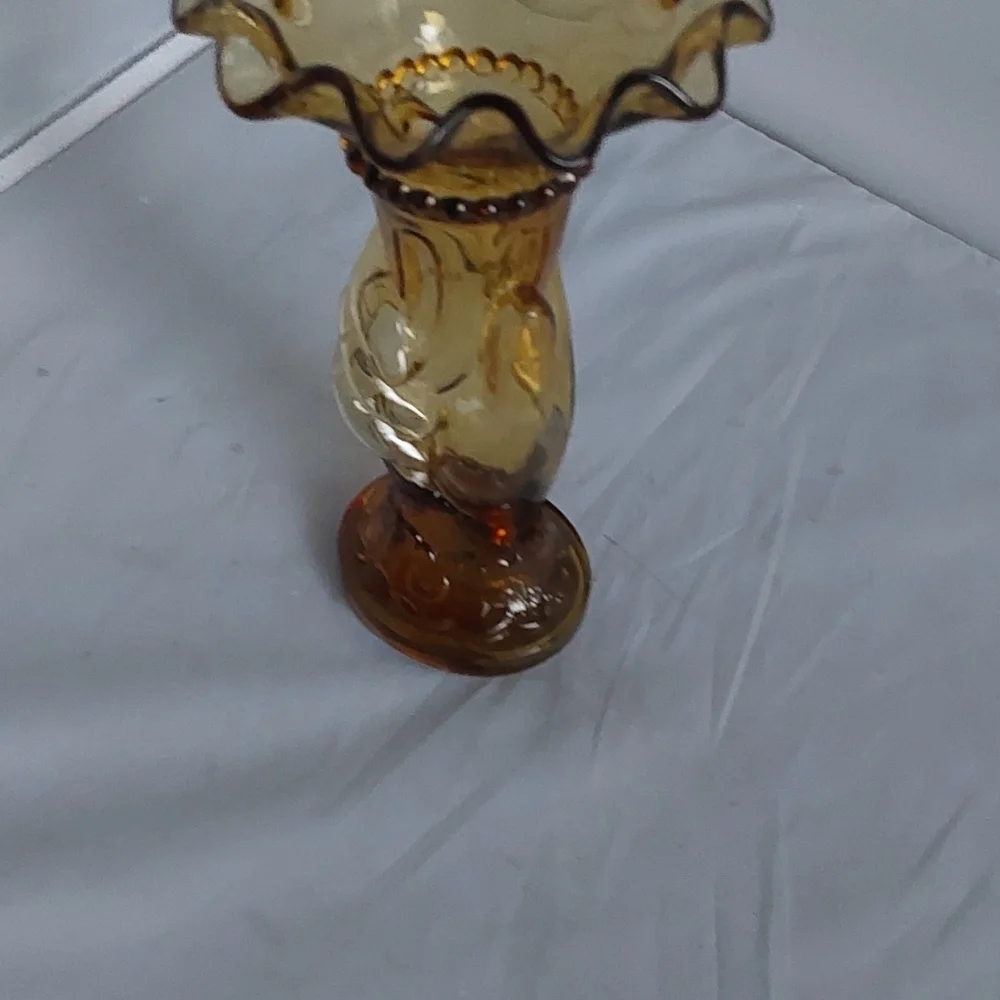 Victorian‎ QUEEN HAND ĤELD AMBER BUD VASE